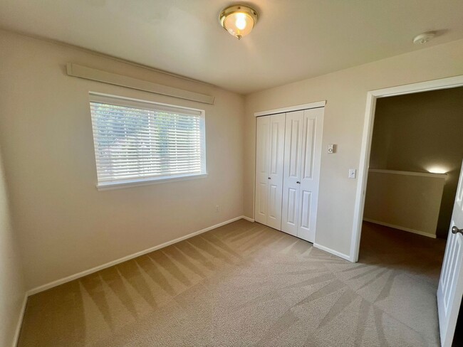 Building Photo - PENDING APPLICATION; 2-Story Townhouse