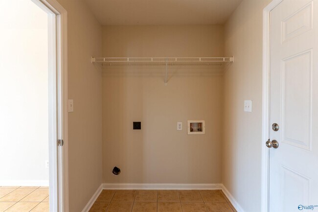 Building Photo - 3474 Avalon Lake Dr SW