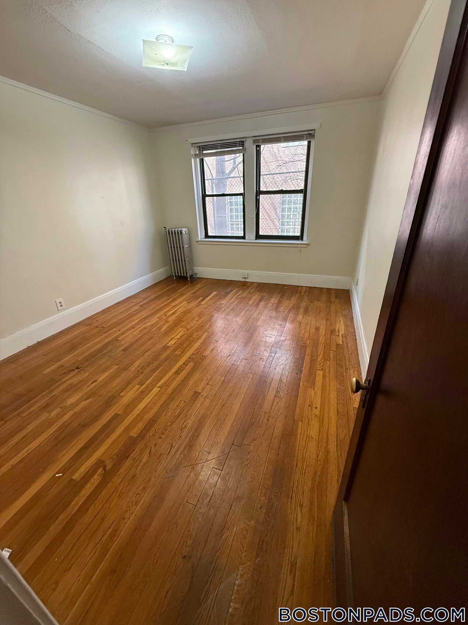 Building Photo - 349 Pleasant St