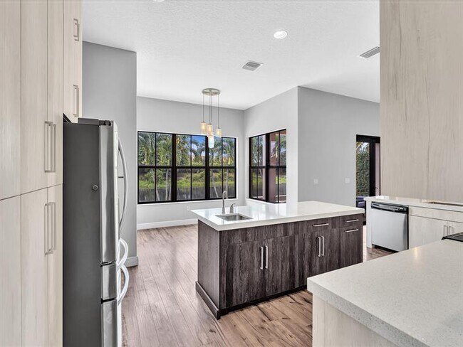 Building Photo - 8567 NW 41 St