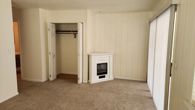 Building Photo - Charming Lake Wildwood Home 3 Bedroom 1 Bath
