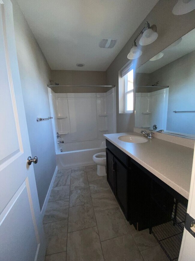 Building Photo - Special Offer: 2 Weeks Free Rent if rented...