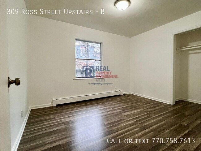 Building Photo - 309 Ross St NE