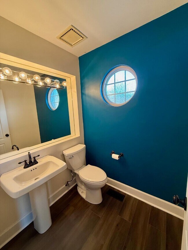 Building Photo - 800 Palomino Ln