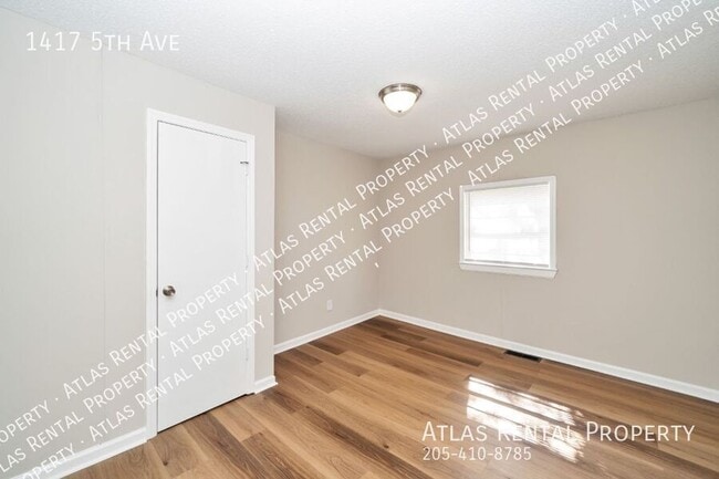 Building Photo - 1417 5th Ave