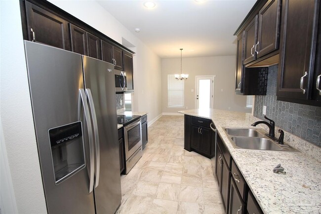 Building Photo - 8809 Bellawood Cir