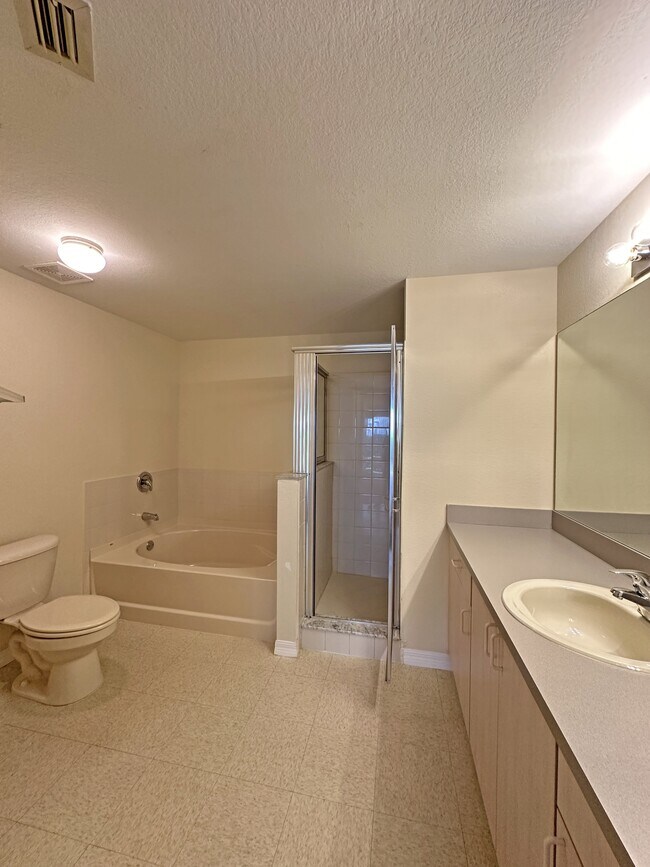 Building Photo - 110 SW Peacock Blvd