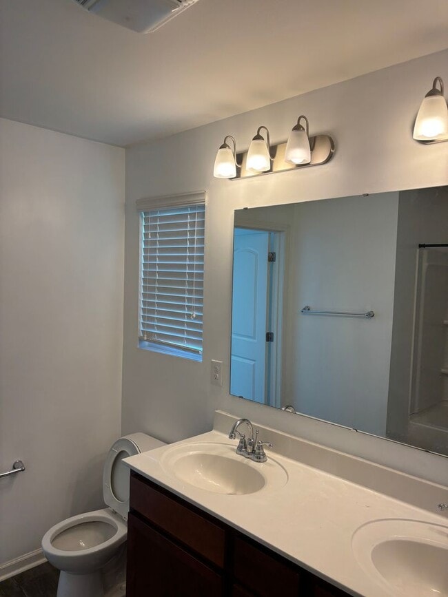 Building Photo - August Rent Free - Elegant, Modern Home in...