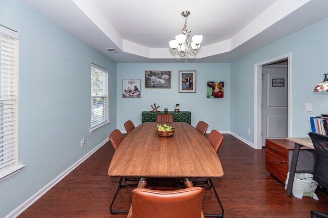 Building Photo - 4 Bedroom, 2.5 Bathroom Home in Brownswood...