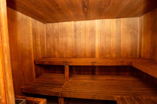 Sauna - 2500 Kalakaua Ave