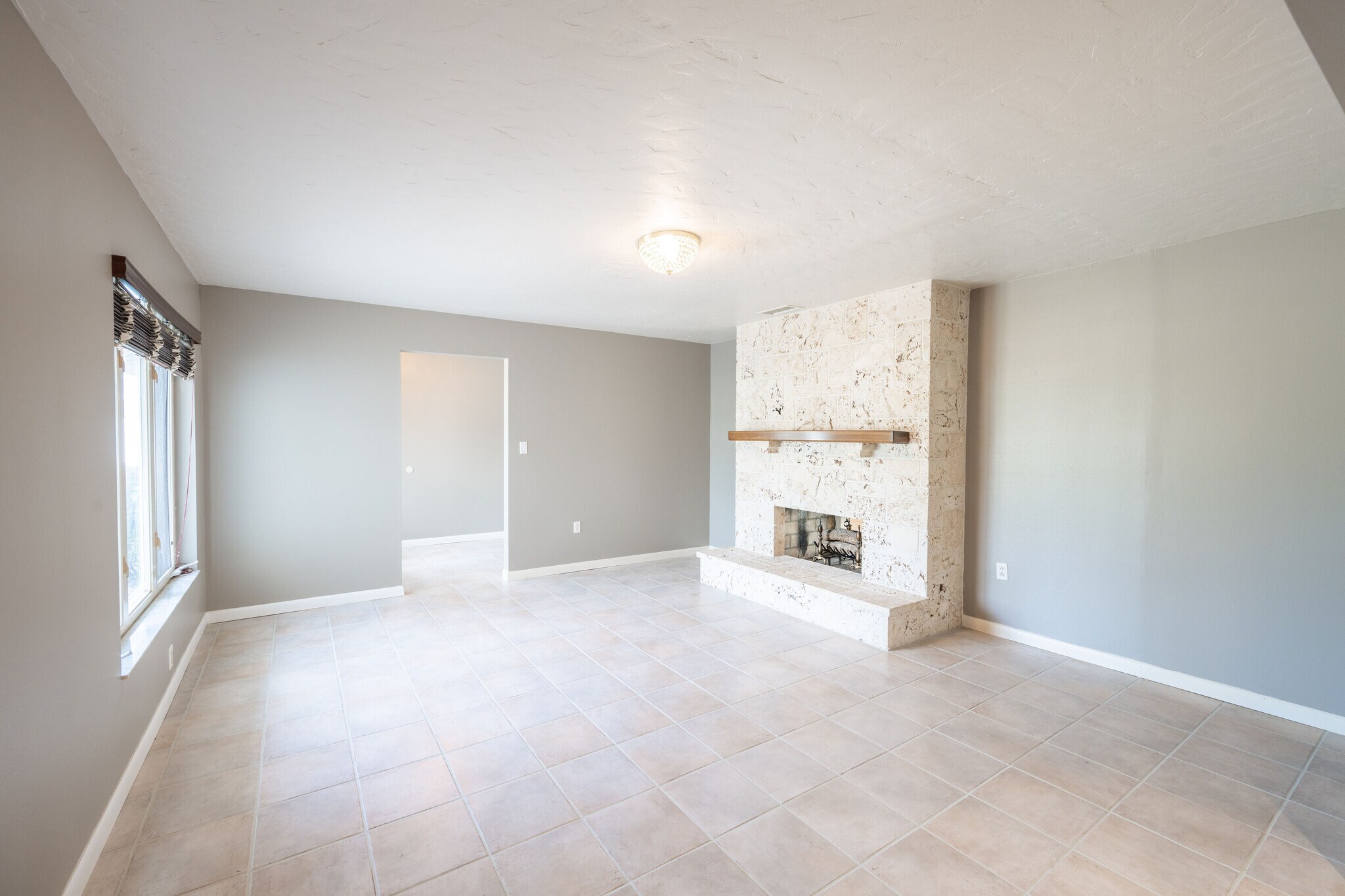 Building Photo - 6 Country Club Rd