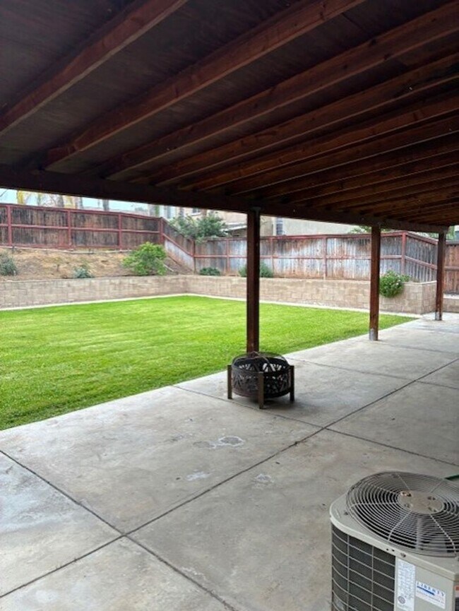 Building Photo - Nice 3 Bedroom/ 3 Bathroom Home in Moreno Valley!!!