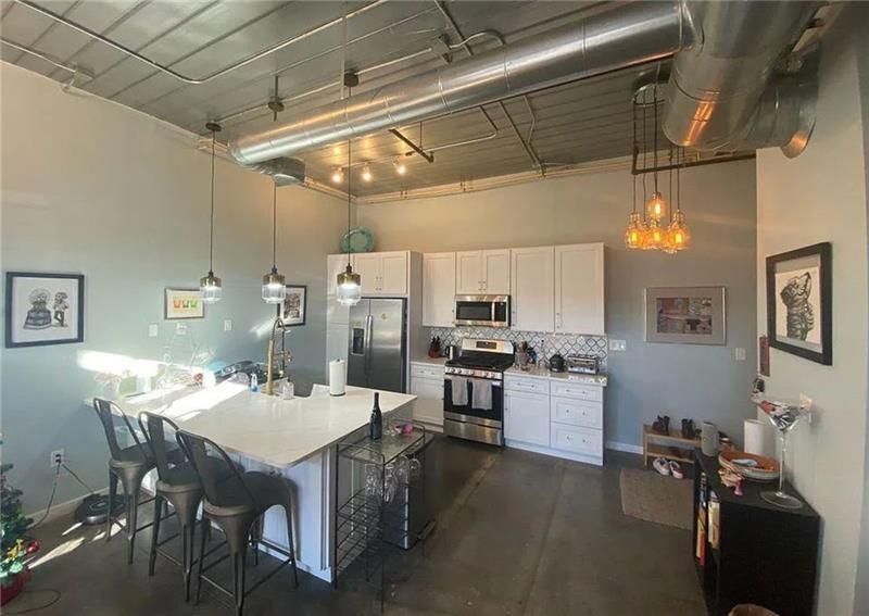 Building Photo - 572 Edgewood Ave SE