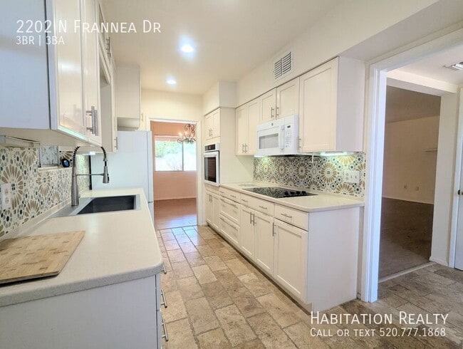 Building Photo - 2202 N Frannea Dr