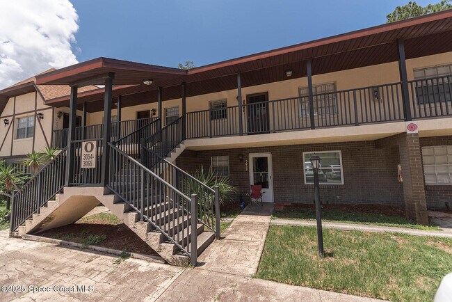 Primary Photo - 3059 Sir Hamilton Cir