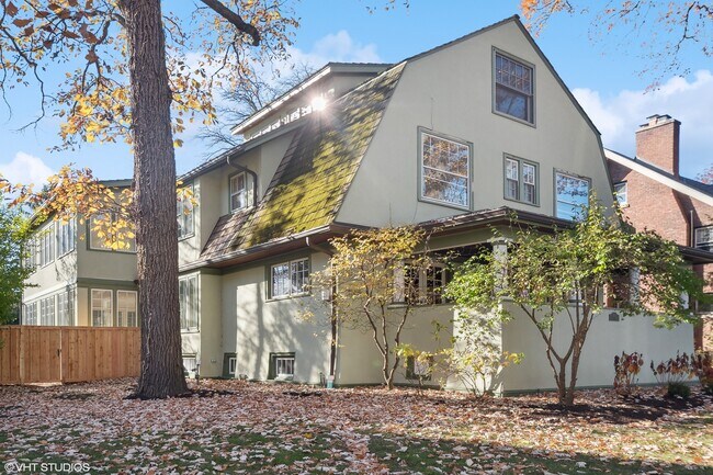 Building Photo - 619 Forest Ave