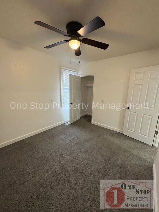 Building Photo - Beautiful 3 Bedroom 2 Bathroom in Kansas City!