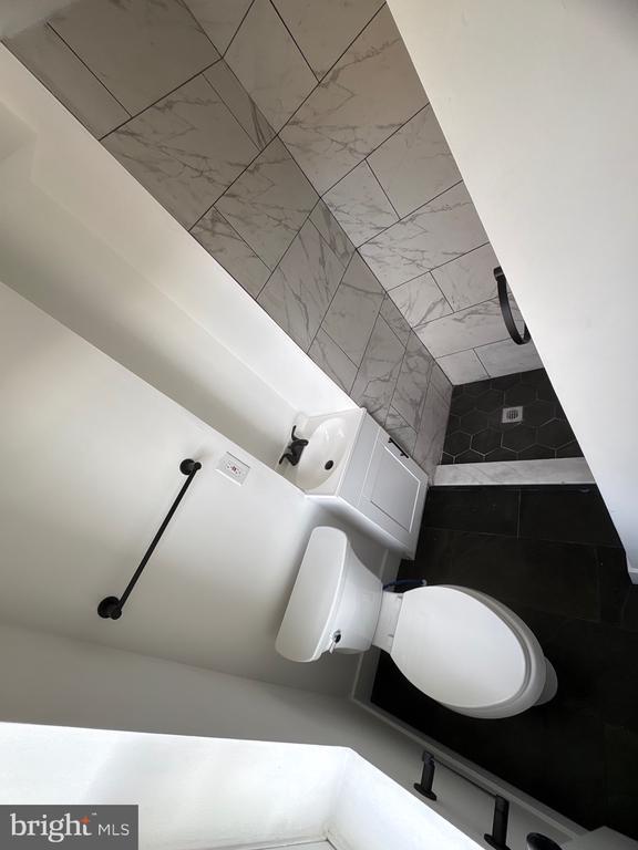 Building Photo - 1340 E Oxford St