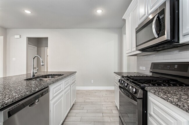 Building Photo - 1203 Rendyn St