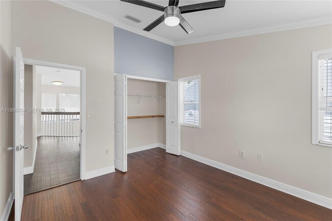 Building Photo - 20003 NE 6th Ct Cir