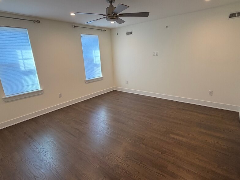 Building Photo - 2421 Manton St