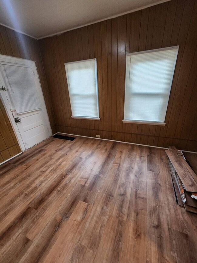 Building Photo - 4091 E 81st St