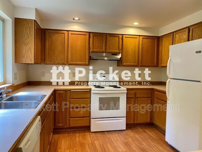 Building Photo - 10659 Wharf Pl NW