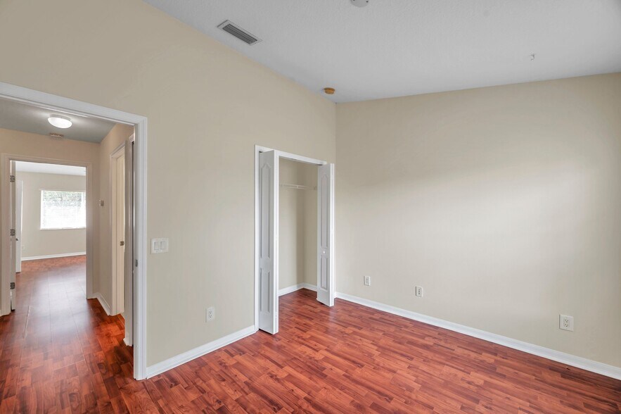 Building Photo - 31240 Claridge Pl