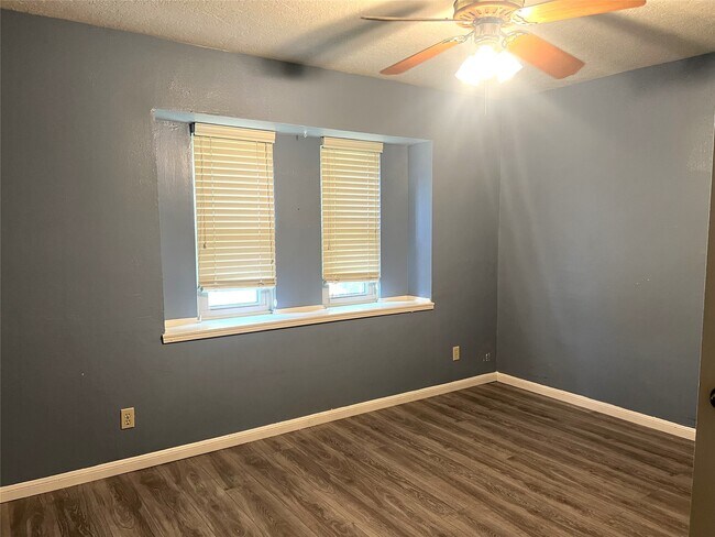 Building Photo - 7510 Creek Glen Dr