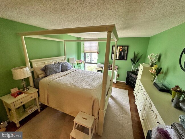 Building Photo - 6800 Fleetwood Rd