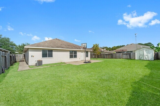 Building Photo - 2530 Fox River Ln