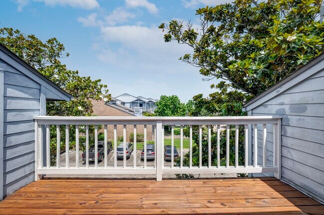 Building Photo - 2601 S Broadway St