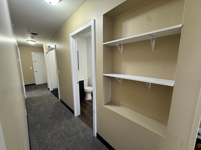 Building Photo - 80 Williams