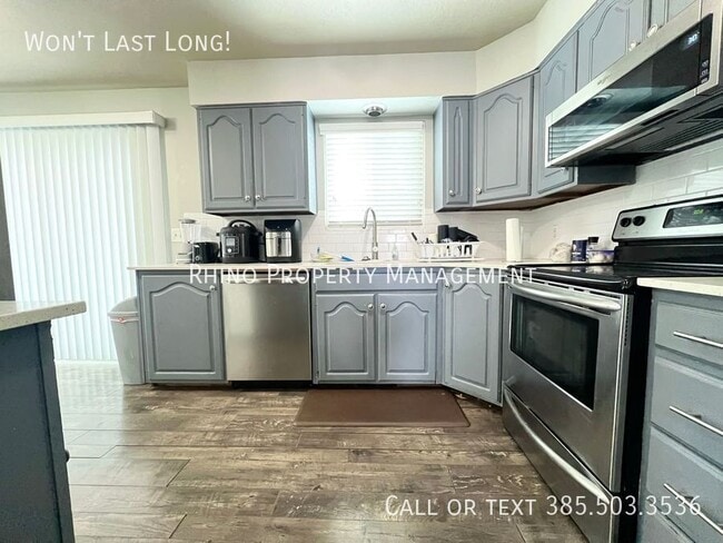 Building Photo - 5658 S Vlg Cir