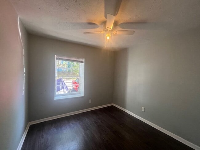 Building Photo - Springfield Living