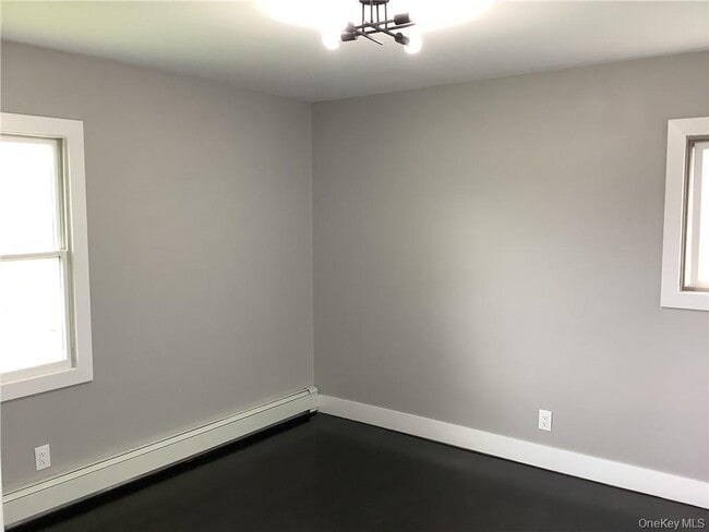 Building Photo - 19 Mountain View Dr