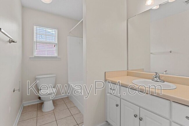 Building Photo - 219 Rainbow Falls