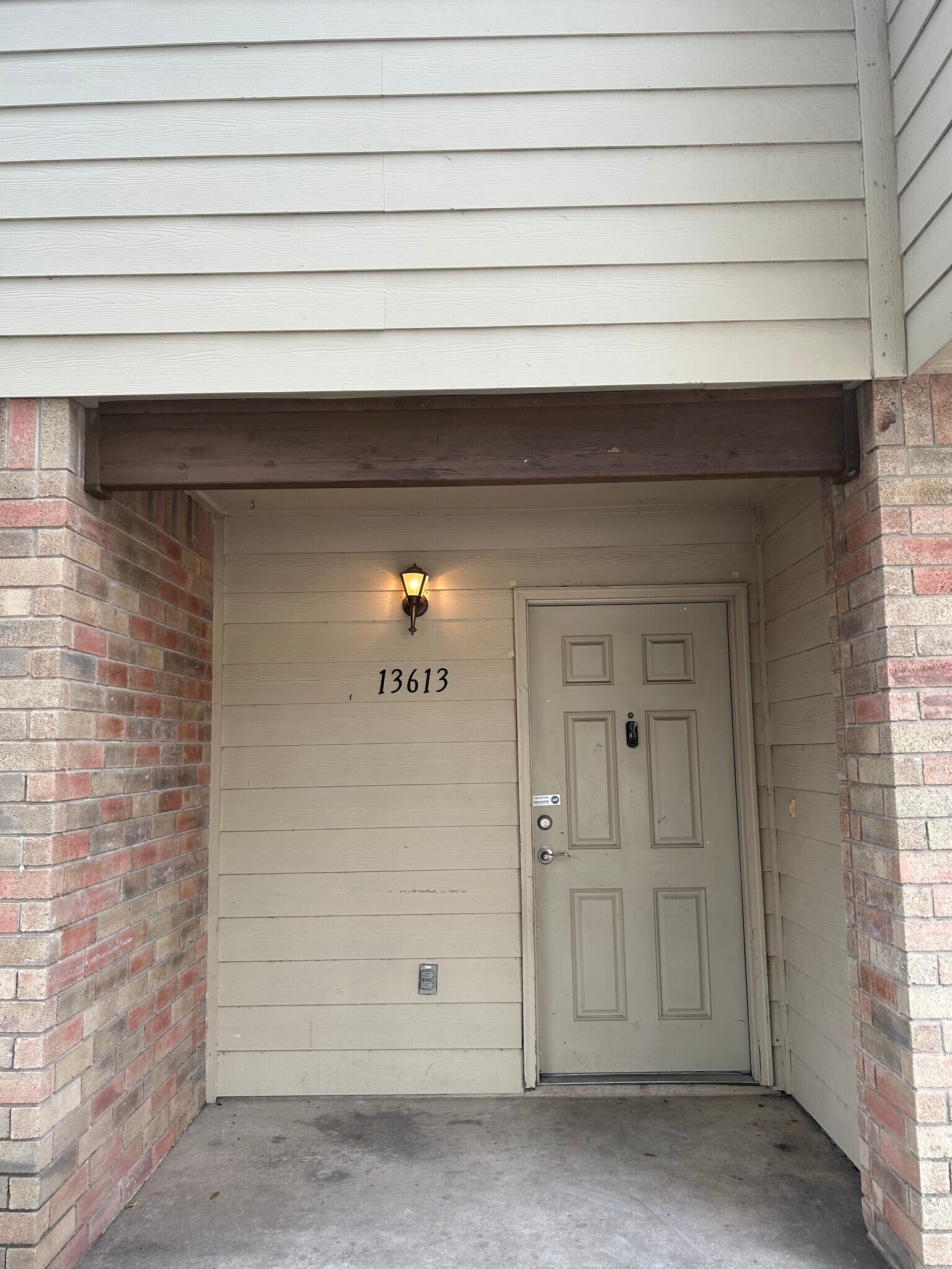 Building Photo - 13613 Woodstone Way