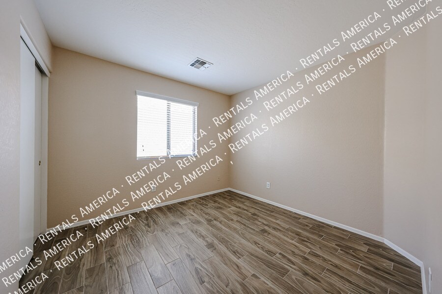 Building Photo - 12905 W Mandalay Ln