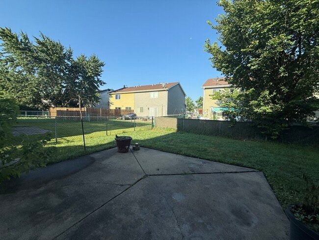 Building Photo - 3900 Sandpiper Dr