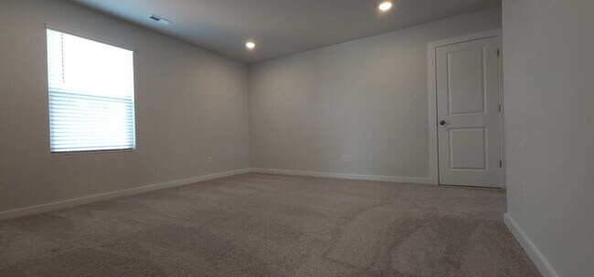 Building Photo - Beautiful 2025-Built Home in a Desirable Newer Neighborhood!