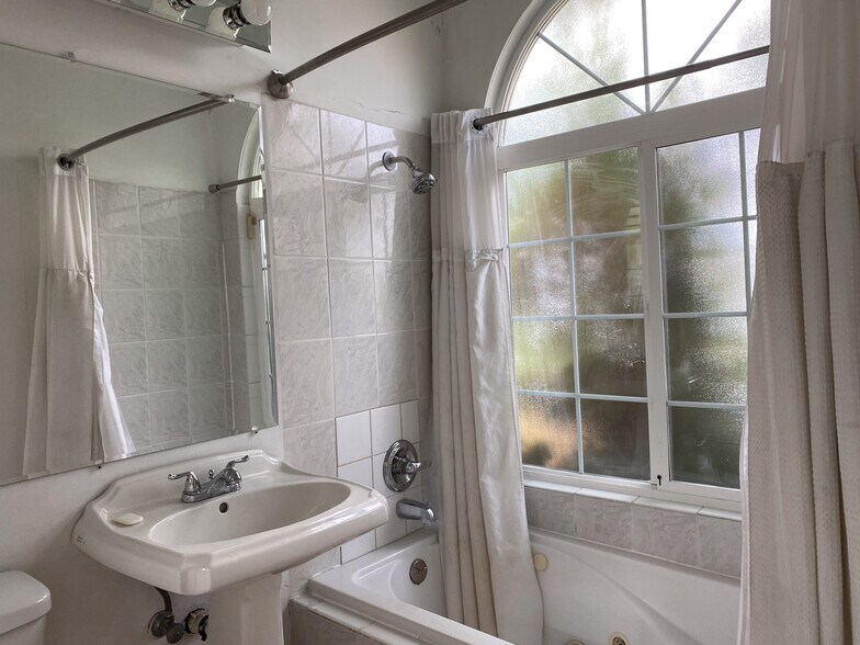 Bathroom 1 - 134 Tyler Ct