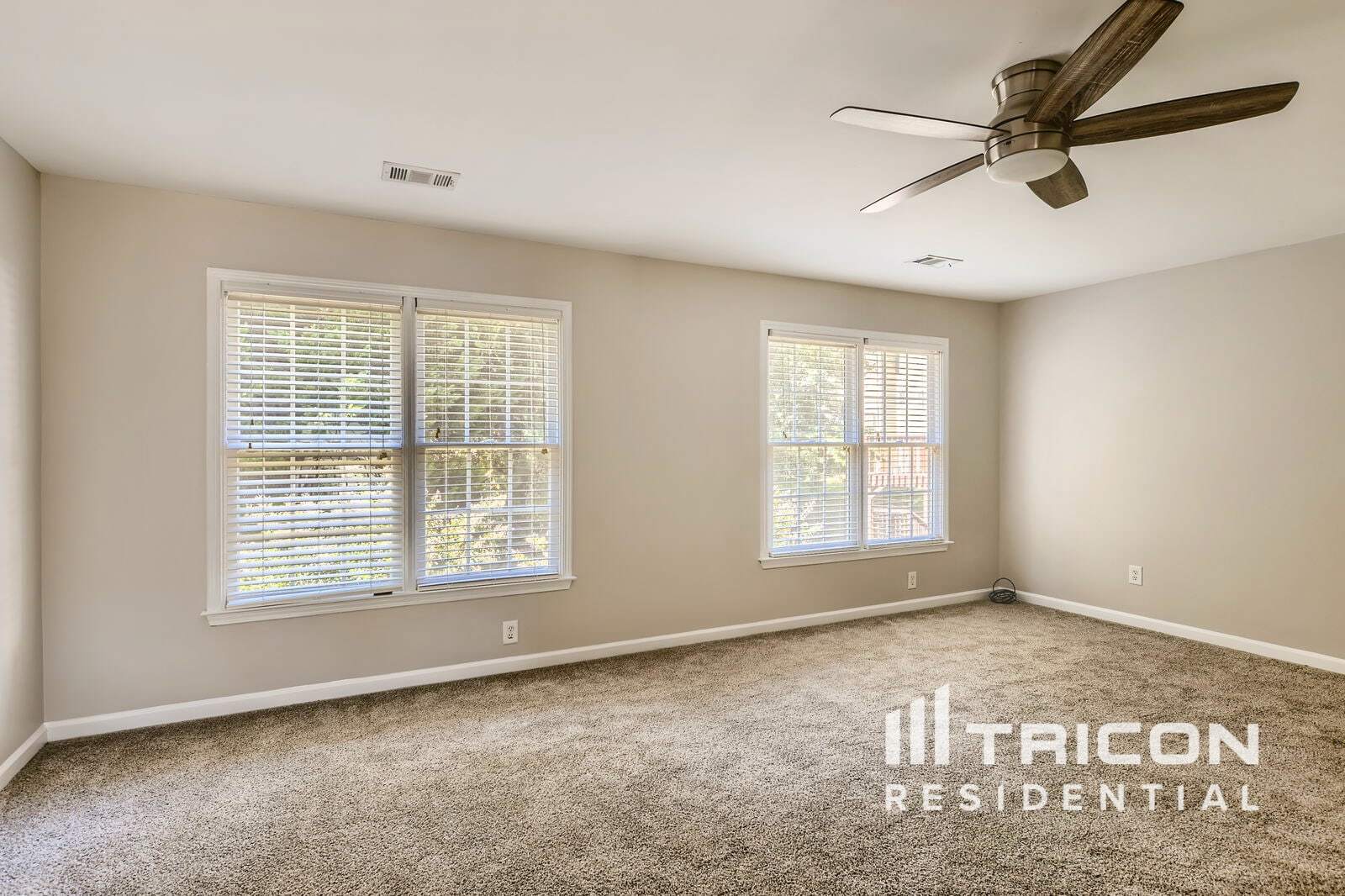 Building Photo - 206 Brightwater Dr