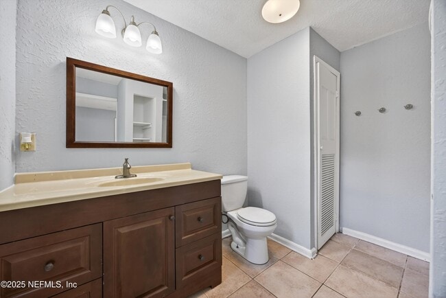 Building Photo - 1011 Glencarin St