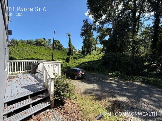 Building Photo - 301 Paton St