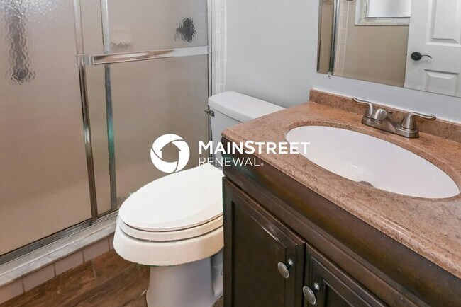 Building Photo - 3 Bedroom Pet-Friendly Home in Jacksonville, FL with Main Street Renewal