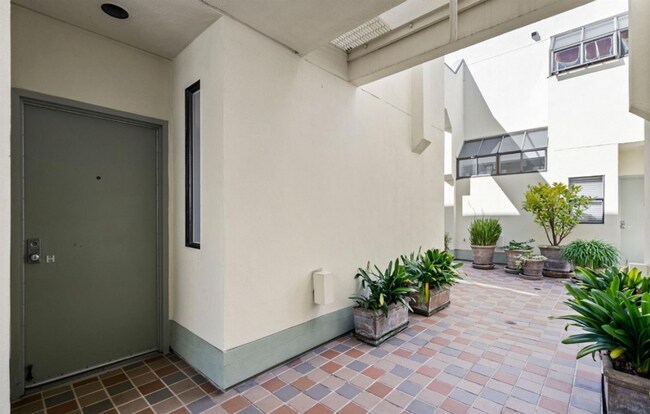 Building Photo - 130 Landers St