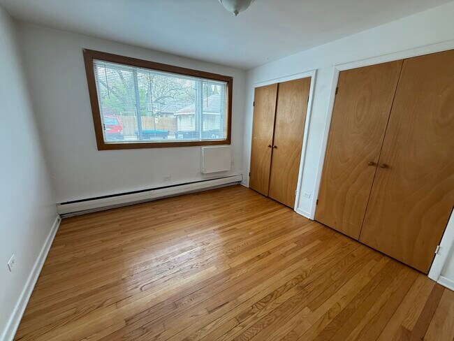 Building Photo - 1408 W Juneway Terrace