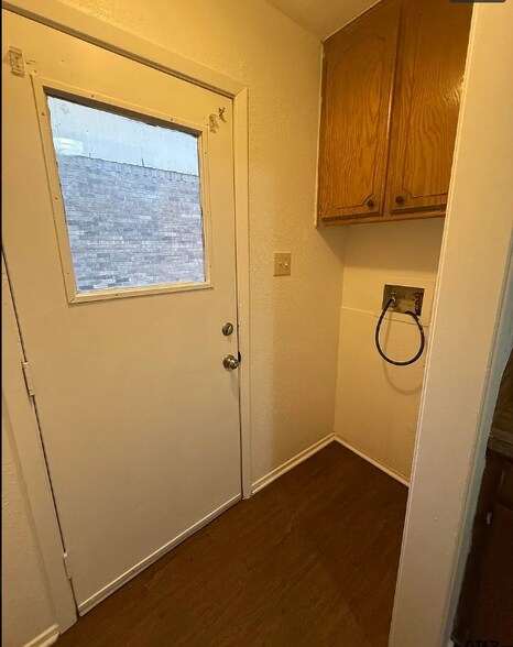 Building Photo - 2813 W Shaw St