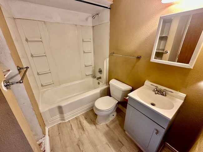 Building Photo - New on the Market!